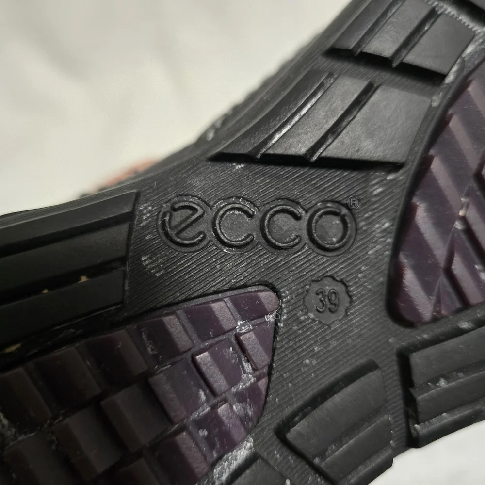 ECCO Women's Trace W Black Leather Snow Boot 39 or 8.5